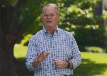 Pastor Adam Hamilton lança campanha para o Senado dos EUA