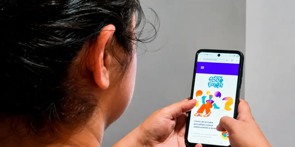 Plataforma oferece apoio psicológico gratuito a jovens: 11 mil atendimentos mensais