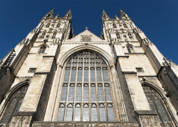 Igreja da Inglaterra enfrenta crise de propósito: reflexão necessária