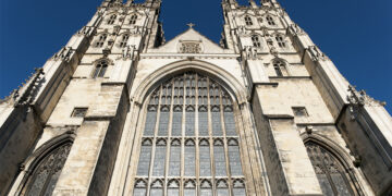 Igreja da Inglaterra enfrenta crise de propósito: reflexão necessária