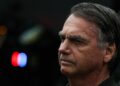 Espingarda de Bolsonaro permanece na empresa que a presenteou