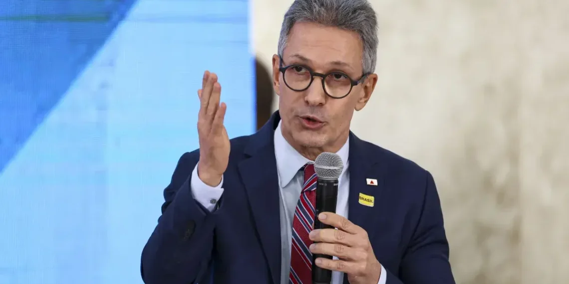 Zema se opõe a ‘golpe’, mas defende anistia a Bolsonaro