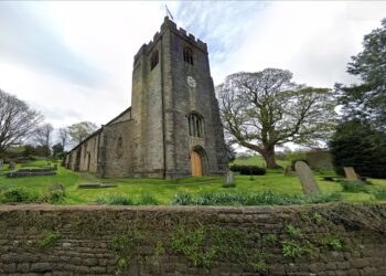 Igreja histórica na Inglaterra se salva com descoberta de moedas de ouro