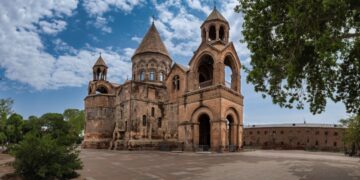 União Europeia ignora prisões de líderes da Igreja Armênia