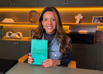 Jeiza Pontes: buscar ajuda profissional não diminui a fé