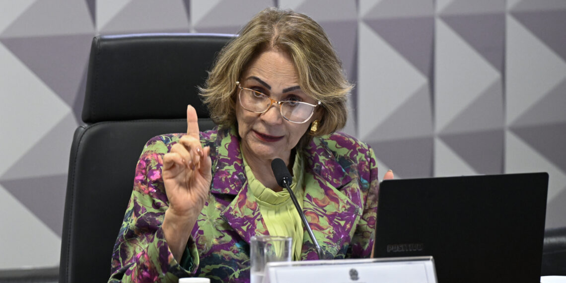 Damares Alves solicita esclarecimentos sobre declarações de Lula