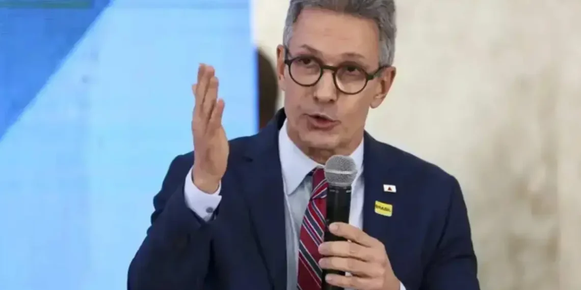 Zema critica operação da PF contra Bolsonaro e pede investigação