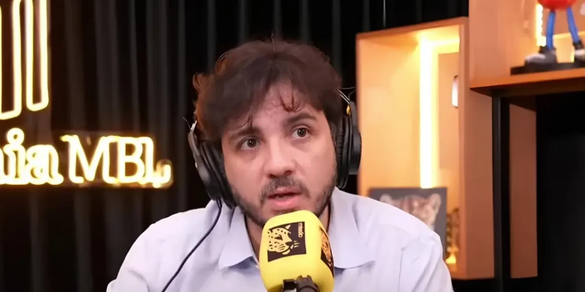 Renan Santos critica Flávio Bolsonaro e questiona sua candidatura