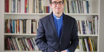 Rev. Bernard Randall vence batalha legal após demissão e investigação