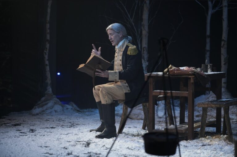 Peça no Museu da Bíblia destaca a vida de oração de George Washington