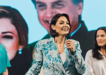 Michelle Bolsonaro reorganiza base entre evangélicos para 2026