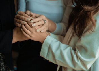 Como a cura emocional transforma a vida da mulher cristã