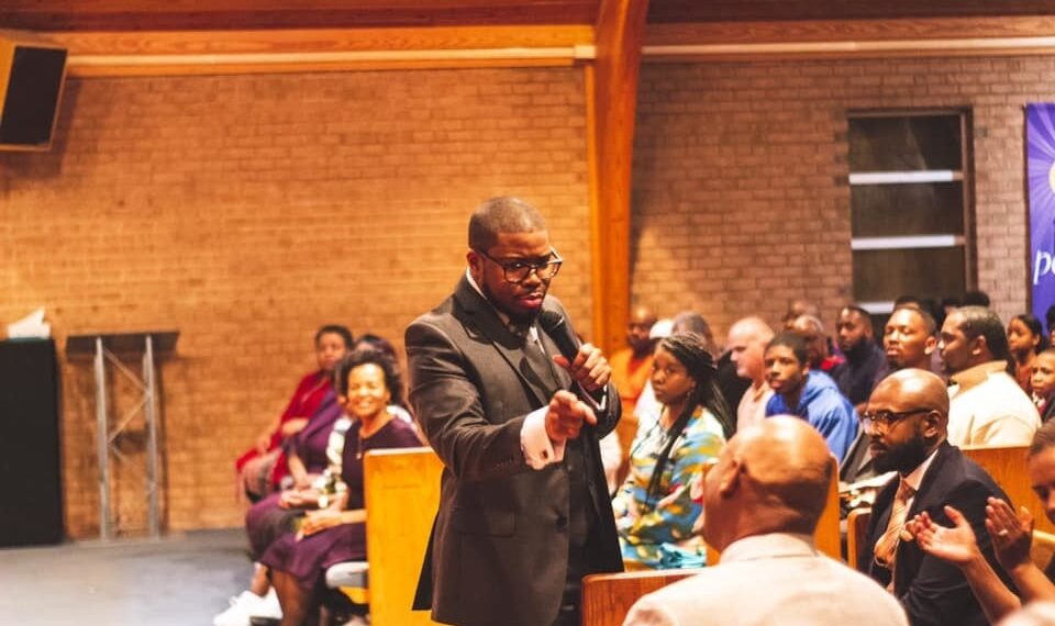 Igreja Kingdom City é despejada em Charlotte por falta de pagamento