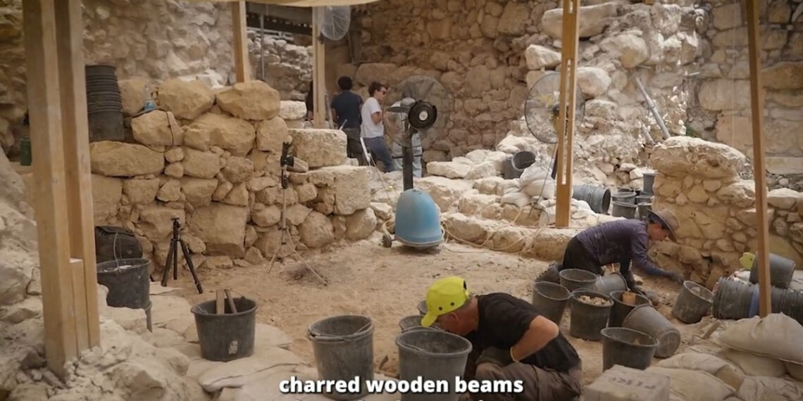 Restos carbonizados do Templo de Salomão são descobertos em Jerusalém