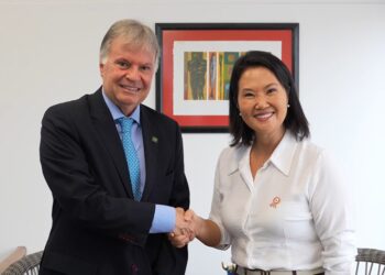 Keiko Fujimori se reúne com embaixador brasileiro antes da posse