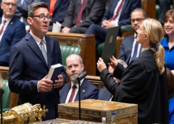 Aliança Evangélica apoia Burnham e defende liberdade religiosa