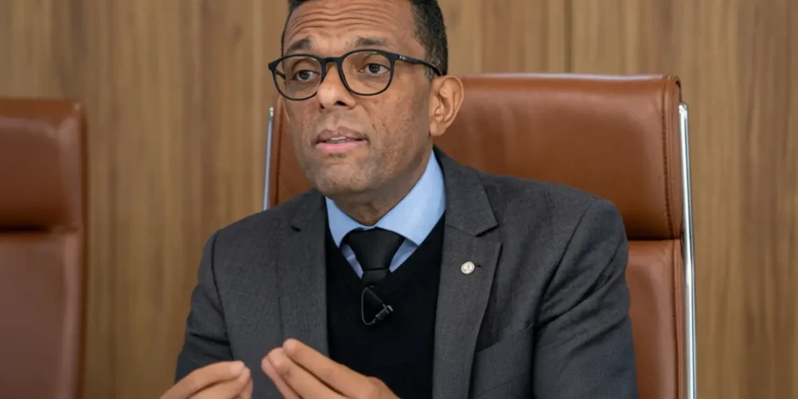Deputado Otoni de Paula propõe direita conservadora com Lula