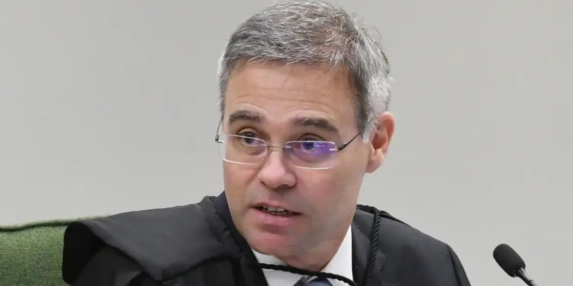 PF tenta evitar que nova investigação de Lulinha vá a Mendonça