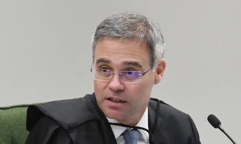 PF tenta evitar que nova investigação de Lulinha vá a Mendonça