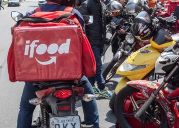 Justiça impede INSS de recusar benefícios a entregadores do iFood por falta de carteira assinada