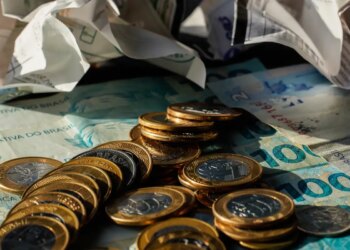 Economia cresce 0,7% em maio, puxada por consumo das famílias, diz FGV