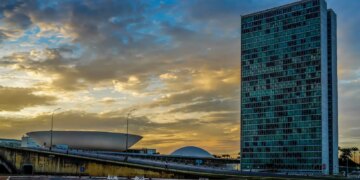 Congresso tem último dia de trabalho nesta sexta-feira (17)