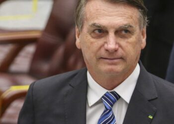 Exército entrega armas de Bolsonaro à PF e informa falta de duas
