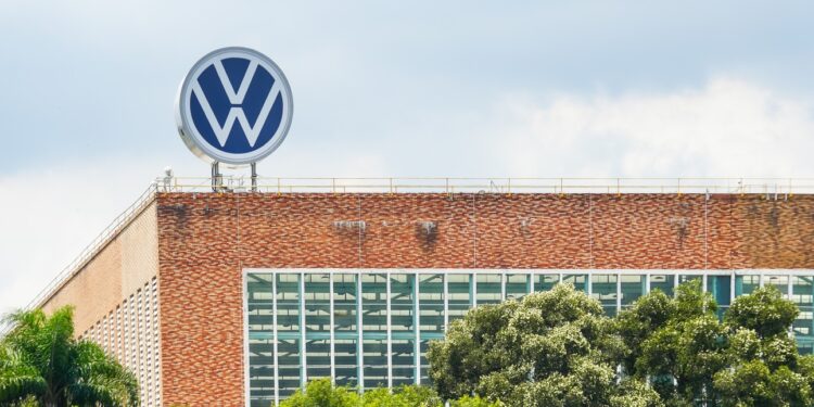 Trabalhadores barram plano de reestruturação da Volkswagen, diz agência