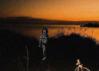 Exposição reelabora terror com obras de artistas LGBT+ em Fortaleza