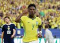 É #FAKE que telejornal noticiou que juiz de Brasil x Escócia foi suspenso da Copa do Mundo por anular gol de Vini Jr.; cena foi criada com IA