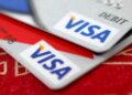 Visa corta 2.600 empregos em reestruturação com foco em IA