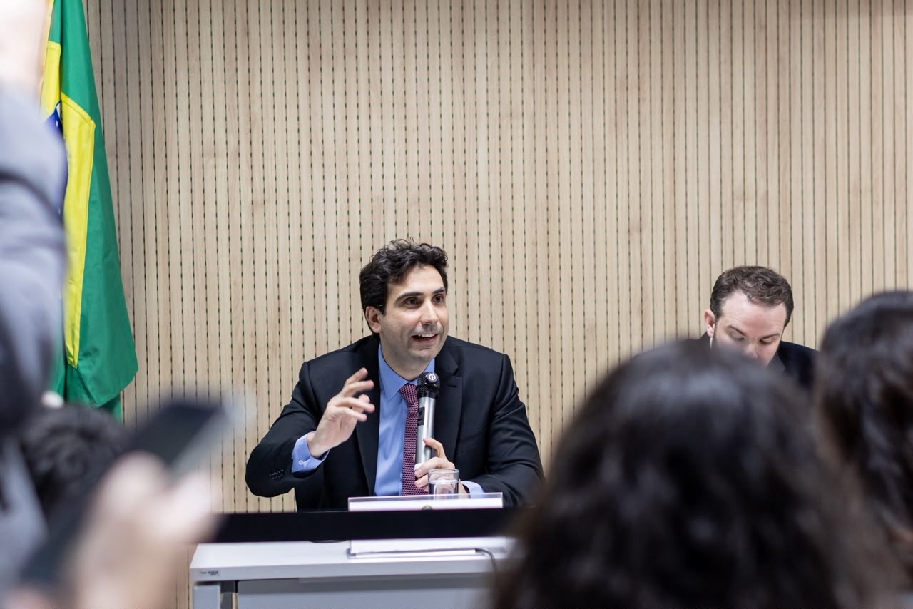 PIX: Galípolo defende meio de pagamento alvo de contestação dos EUA; 'gratuito', 'seguro' e 'instantâneo'