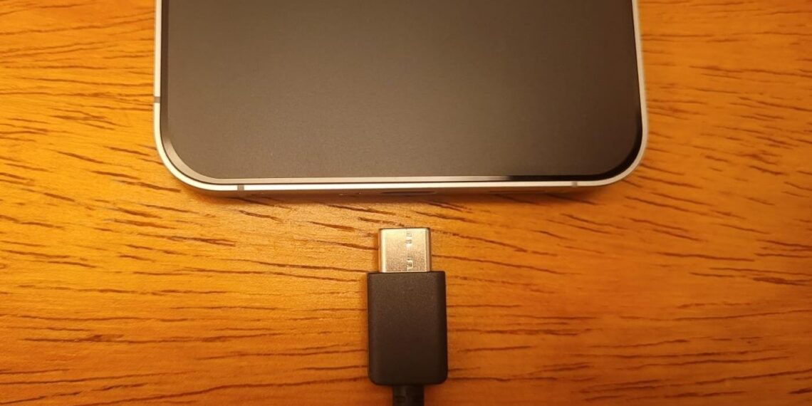 Seu celular não tem entrada para fone? Veja quais modelos com fio funcionam