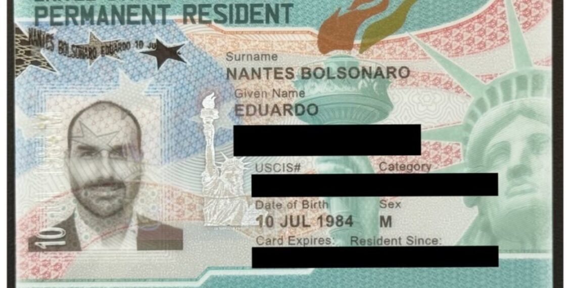 Governo de Donald Trump concede green card dos Estados Unidos para Eduardo Bolsonaro