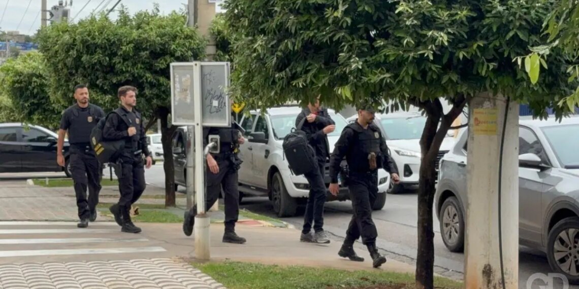 PF cumpre mandados em Cuiabá contra investigados por mineração ilegal
