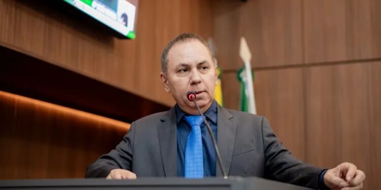 Lei de Dilemário Alencar institui Dia Municipal de Luta Contra o Feminicídio em Cuiabá