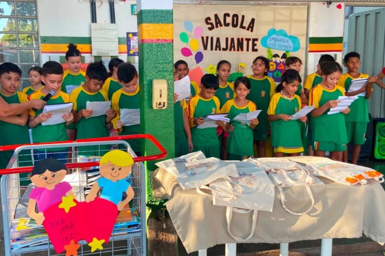 Projeto Sacola Viajante incentiva a leitura e fortalece os vínculos entre escola e família