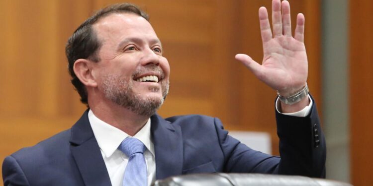 Deputado suplente é alvo de operação por suposto desvio de R$ 1 milhão em MT