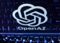 OpenAI prepara aparelho de IA sem tela para rivalizar com celular; preço deve passar de R$ 1,5 mil