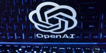OpenAI prepara aparelho de IA sem tela para rivalizar com celular; preço deve passar de R$ 1,5 mil