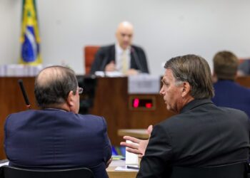 Bolsonaro solicita liberação para técnico de internet a Moraes
