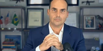 Caixa leiloa apartamento de Eduardo Bolsonaro no RJ