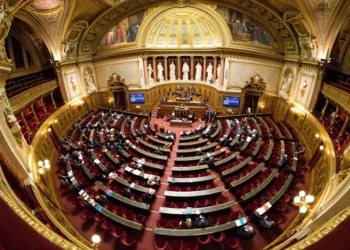 Conselho Constitucional da França protege instituições religiosas na lei de eutanásia