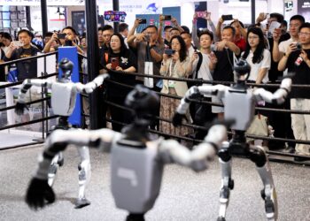 Robôs que dançam e trabalham: gigante chinesa estreia na bolsa