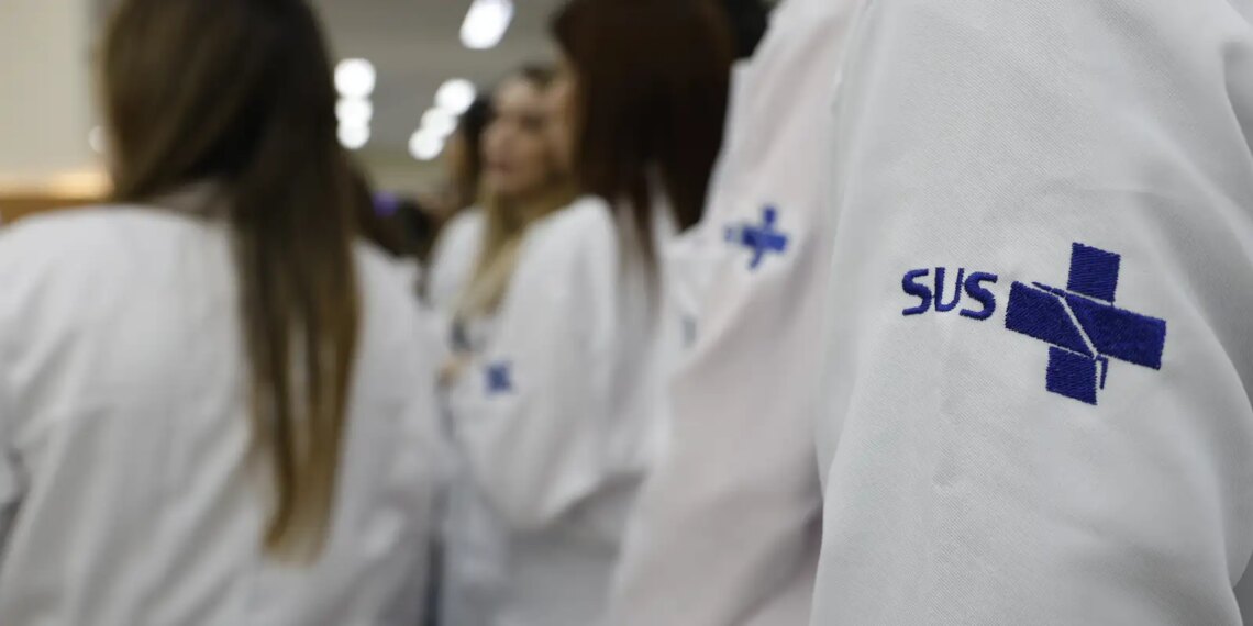 Saúde estende atuação de 676 médicos especialistas no SUS