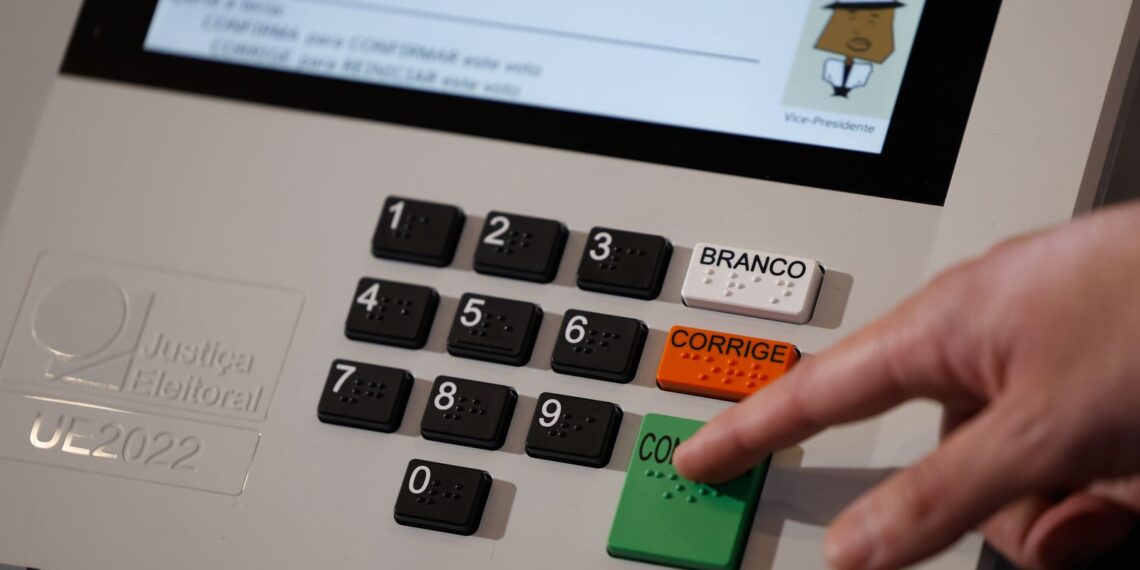 Eleitores podem solicitar voto em trânsito até o dia 20 de agosto