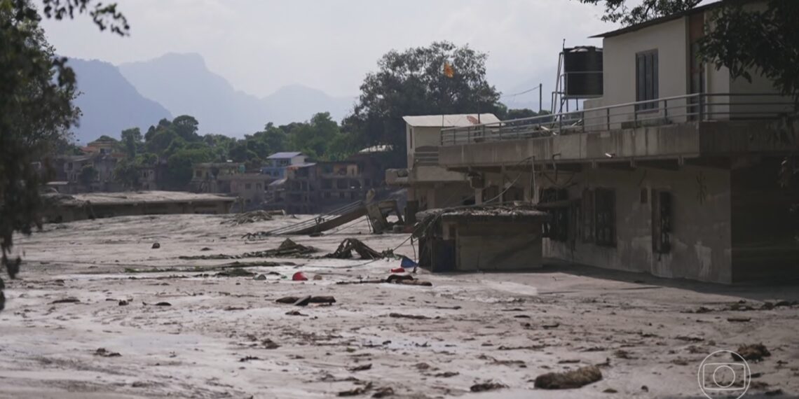 É #FAKE vídeo que mostra avalanche de lama atingindo homens no Nepal; cena foi criada com inteligência artificial