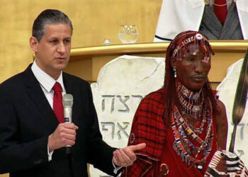 Universal leva guerreiro tribal ao Templo de Salomão e recebe críticas