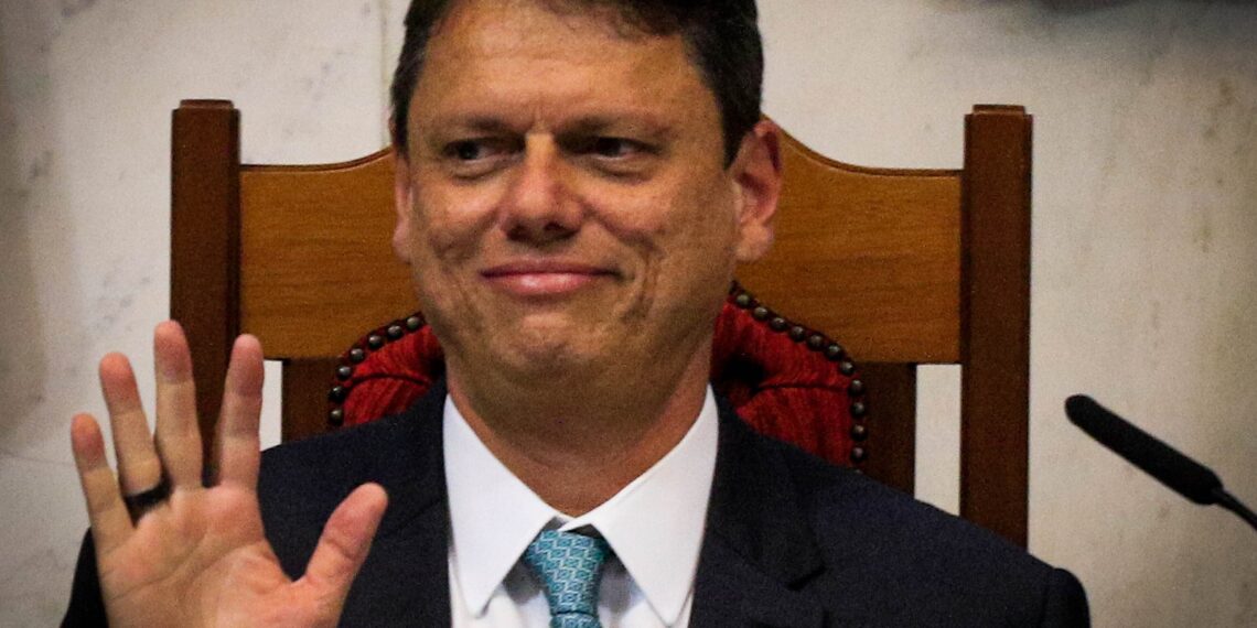 Tarcísio de Freitas vence eleição em SP no 1º turno