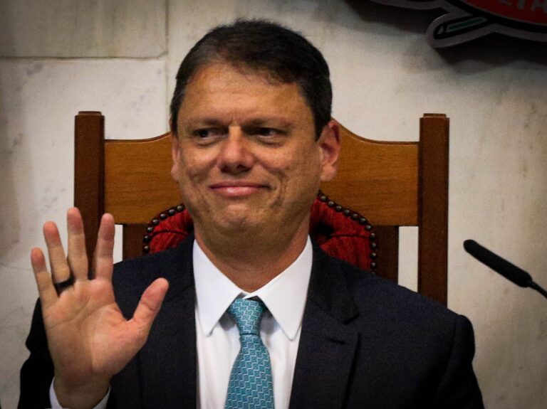 Tarcísio de Freitas vence eleição em SP no 1º turno